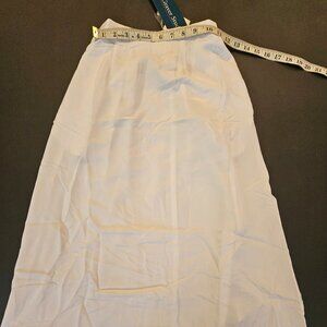 Graver Studio White Skirt